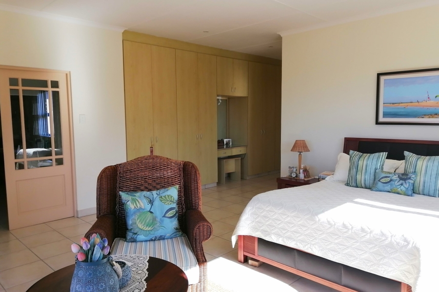 4 Bedroom Property for Sale in Stilbaai Wes Western Cape